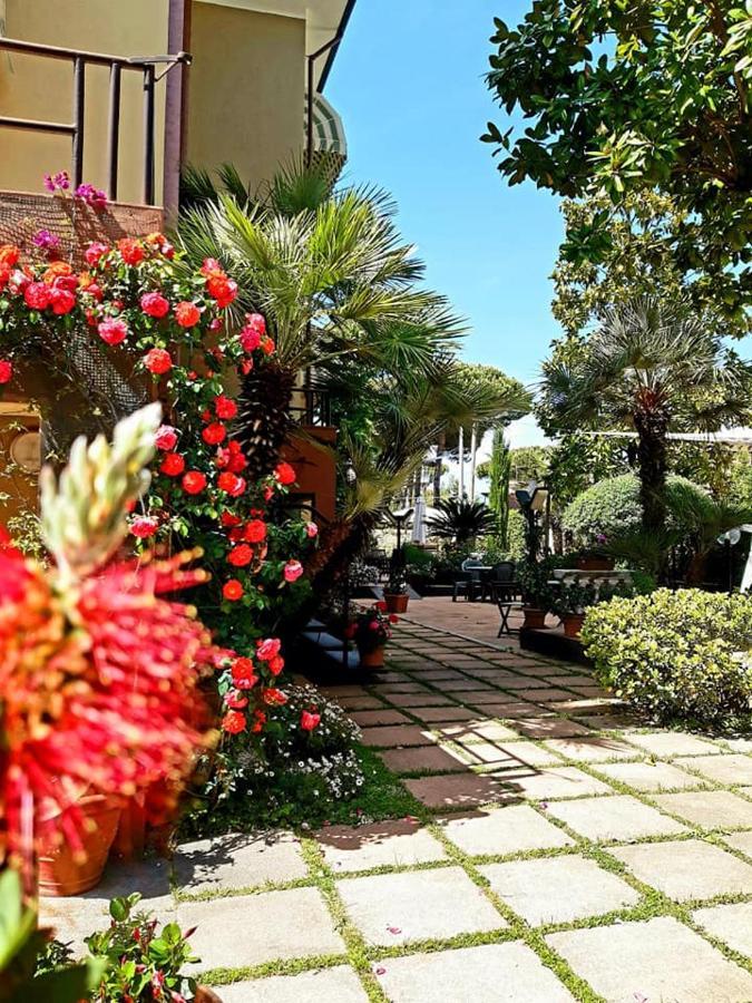 Hotel Giardino Lido di Camaiore Exterior photo