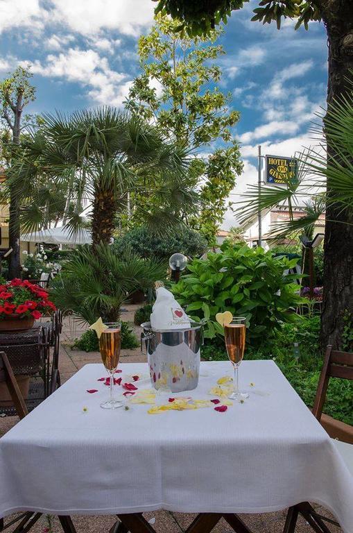 Hotel Giardino Lido di Camaiore Exterior photo