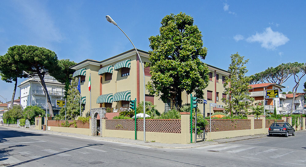 Hotel Giardino Lido di Camaiore Exterior photo
